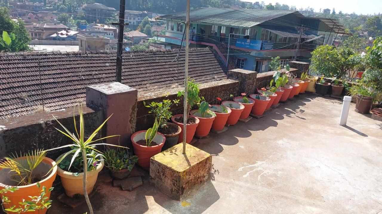 Honey Palace Homestay Madikeri Esterno foto